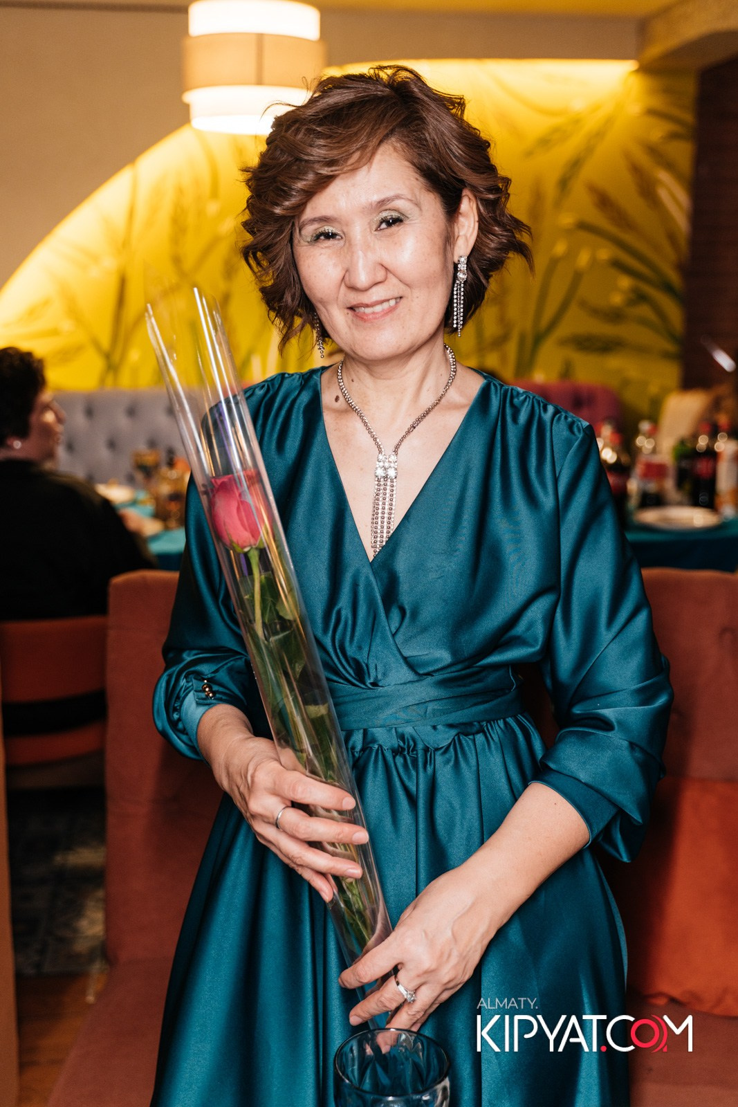 ГРУЗИНСКИЙ ДВОР НА КАБАНБАЙ БАТЫРА. КИПЯТКОМ АЛМАТЫ!