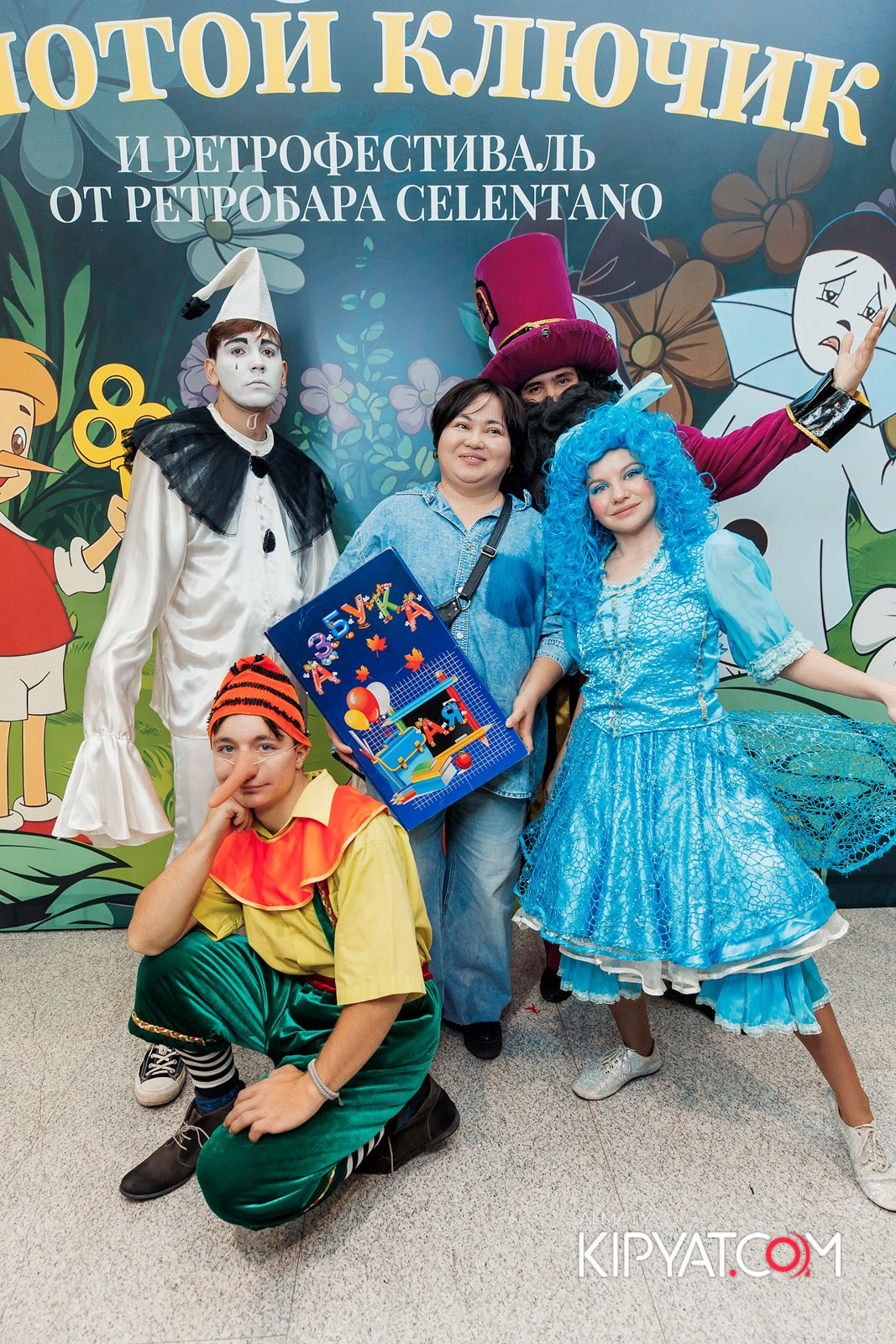 ЗОЛОТОЙ КЛЮЧИК И РЕТРОФЕСТИВАЛЬ ОТ РЕСТОБАРА CELENTANO. КИПЯТКОМ АЛМАТЫ!