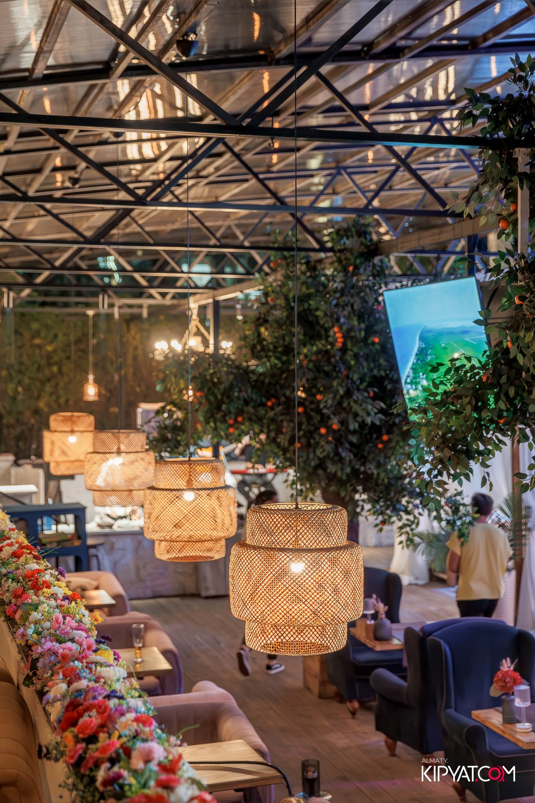 MYKONOS BAR. КИПЯТКОМ АЛМАТЫ!