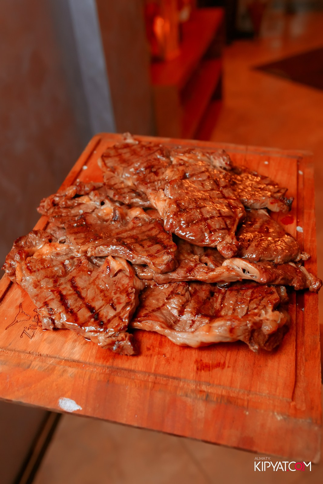 ZIYAFET STEAK HOUSE. КИПЯТКОМ АЛМАТЫ!