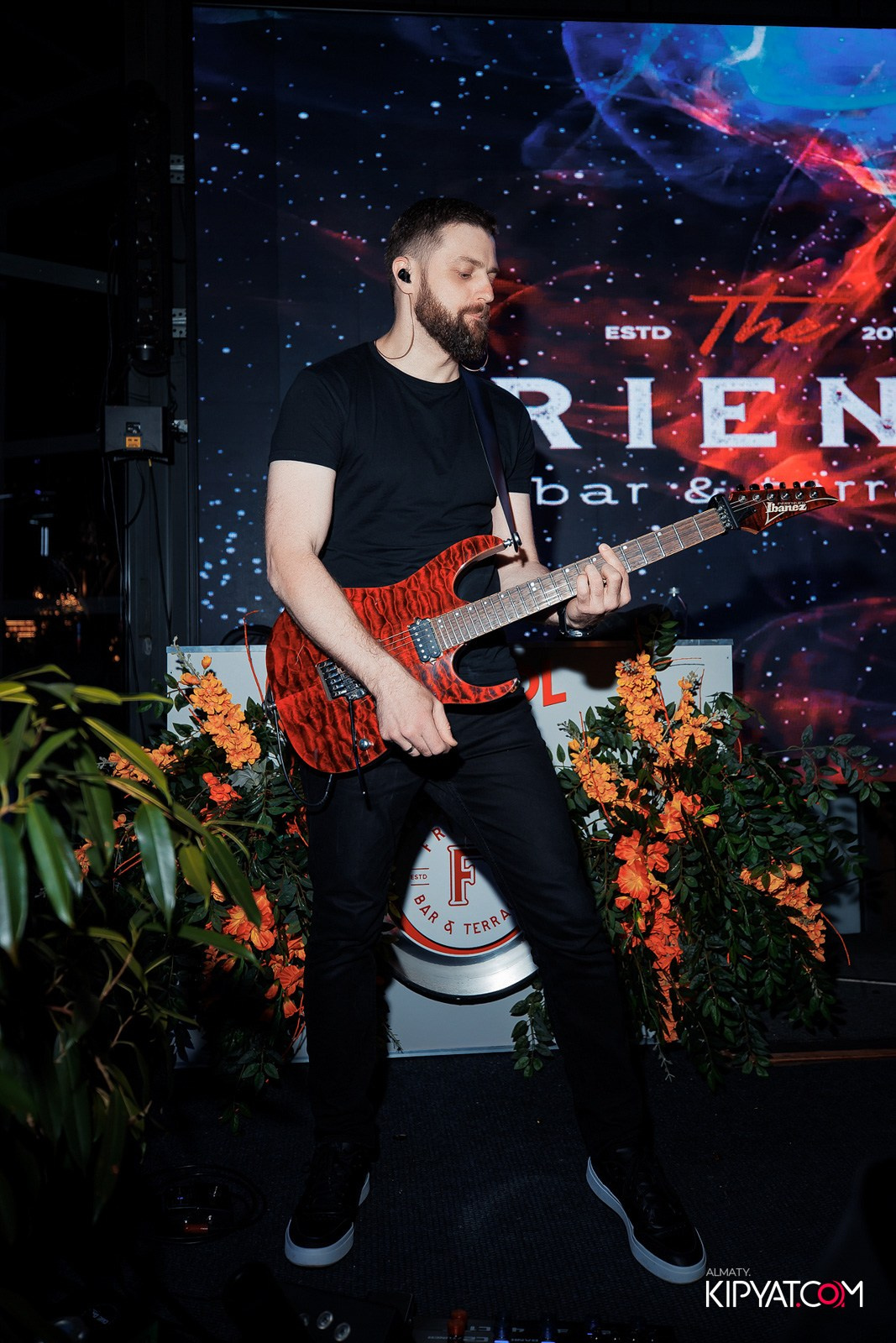 FRIENDS BAR & TERRACE. КИПЯТКОМ АЛМАТЫ!