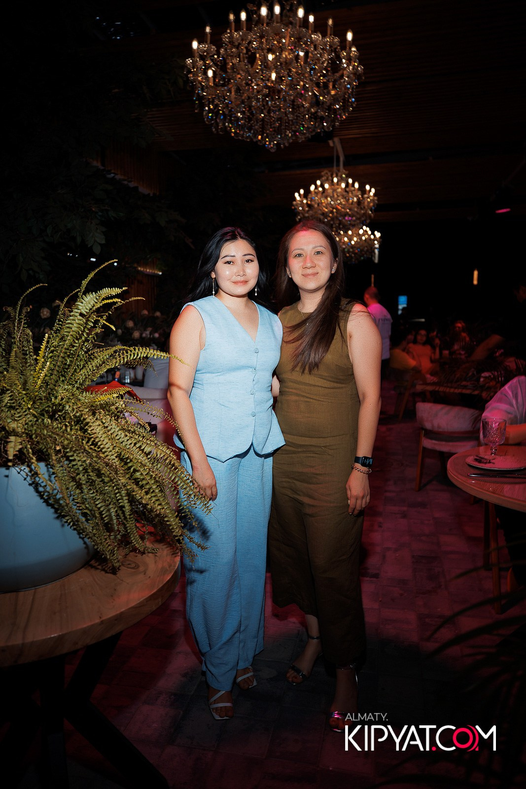 FRIENDS BAR & TERRACE. КИПЯТКОМ АЛМАТЫ!