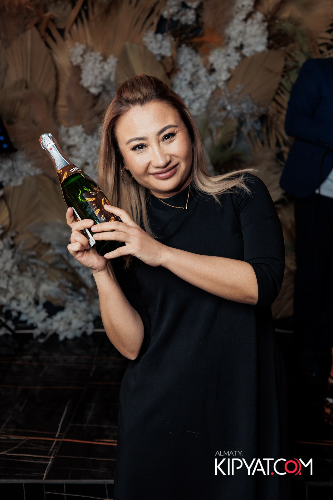 БАР ПАНАЕХАЛИ НА ДОСТЫК. КИПЯТКОМ АЛМАТЫ!