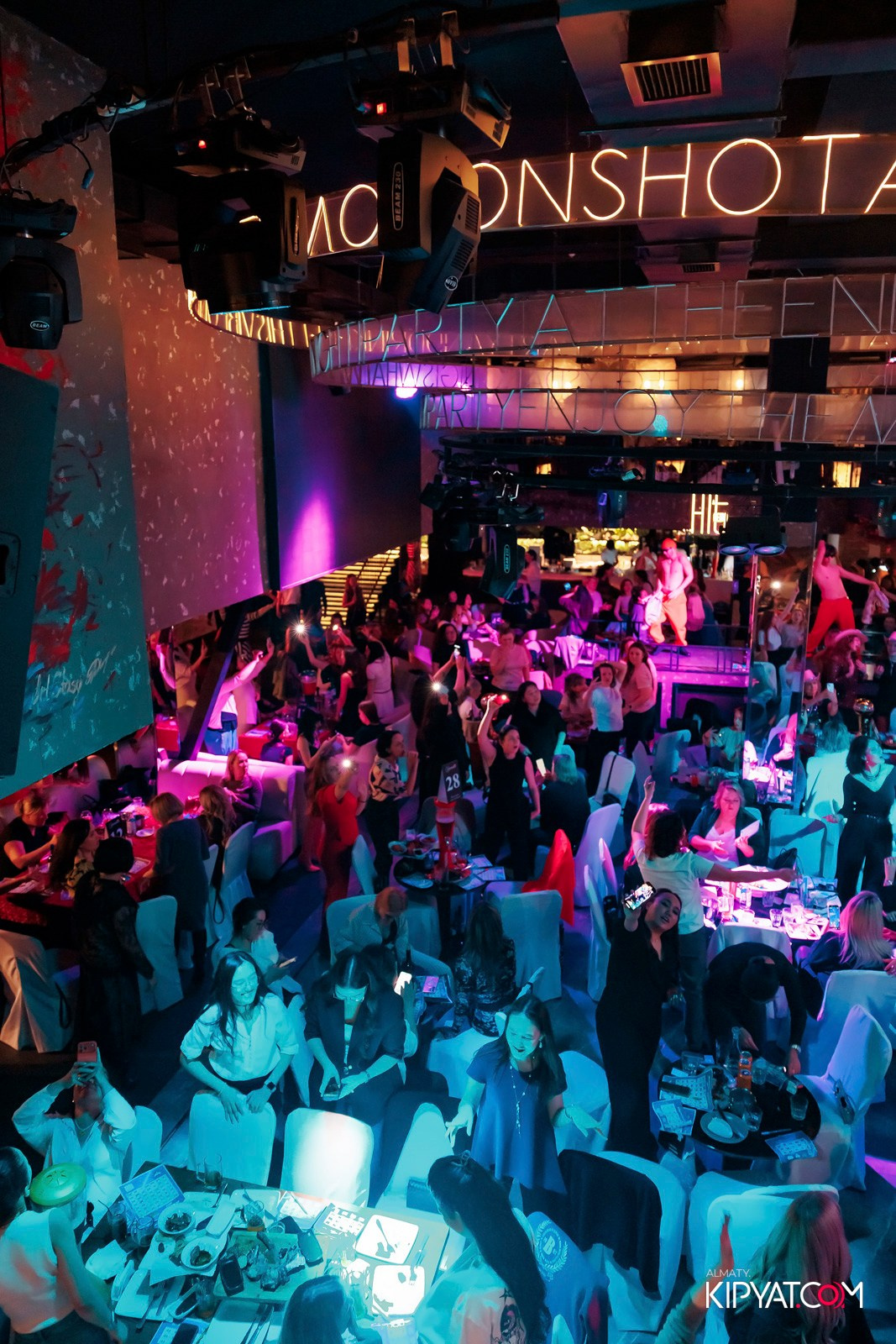 МУЗЫКАЛЬНОЕ ЛОТО В HIT RETRO. КИПЯТКОМ АЛМАТЫ! Фотосъемка мероприятий в Алматы