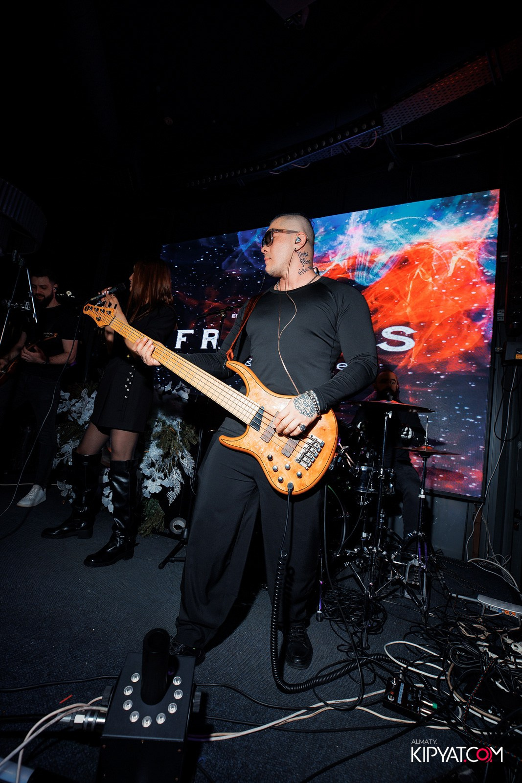 FRIENDS BAR & TERRACE. КИПЯТКОМ АЛМАТЫ!