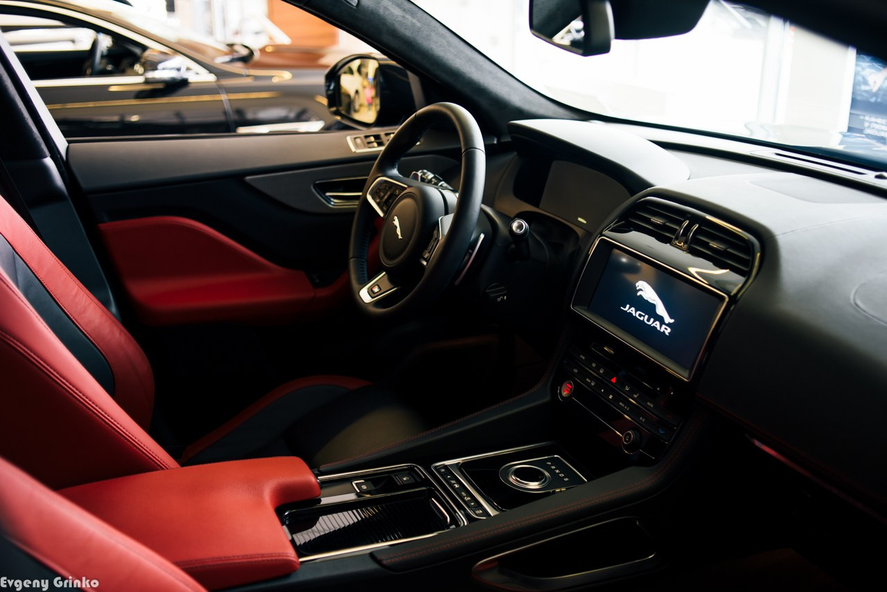 Jaguar & Land Rover. Главная