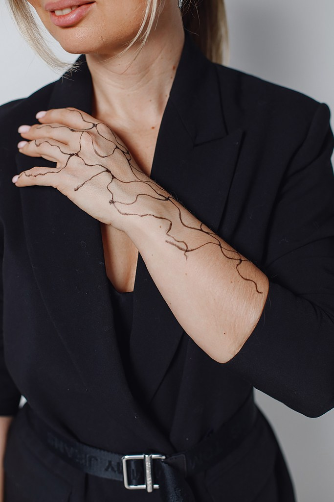 Контентная фотосессия для инструктора по нейрографике и эстетического коуча. Контентный фотограф в Перми Натали Кытманова