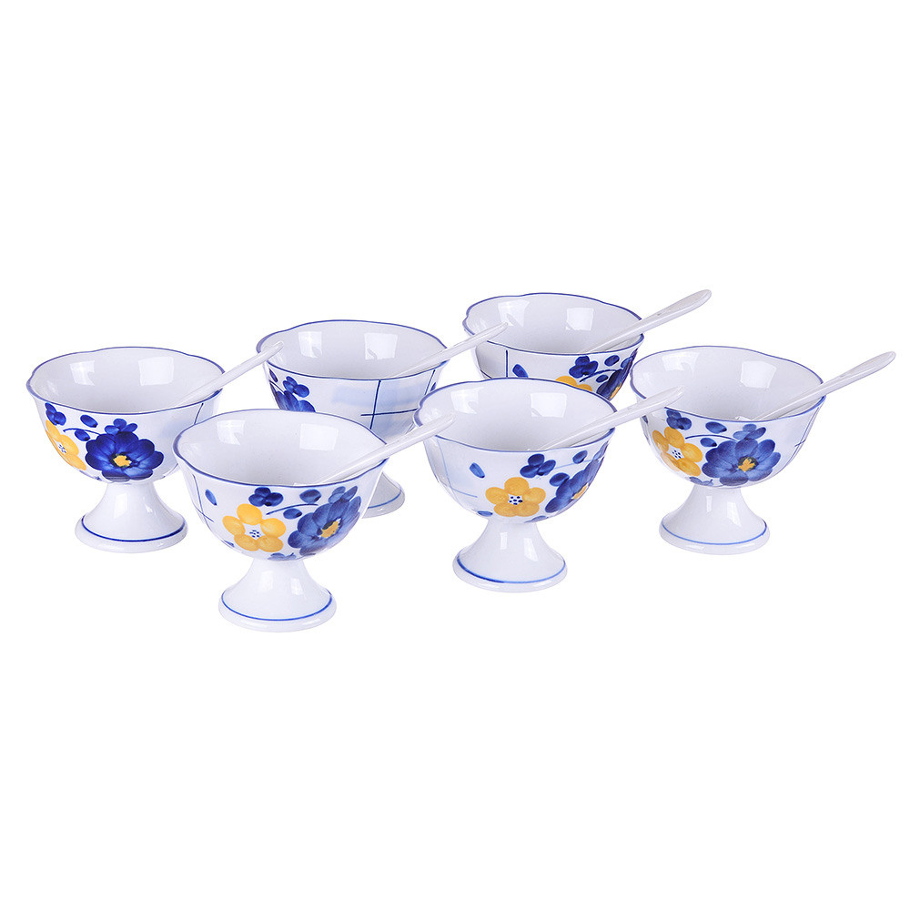 шесть чашей на белом фоне