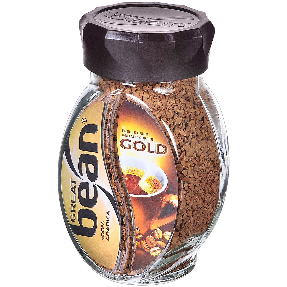 Стеклянная банка кофе на белом фоне.