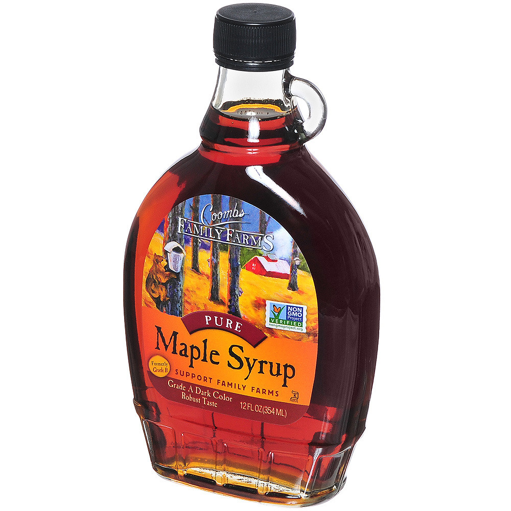 бутылка с сиропом на белом фоне