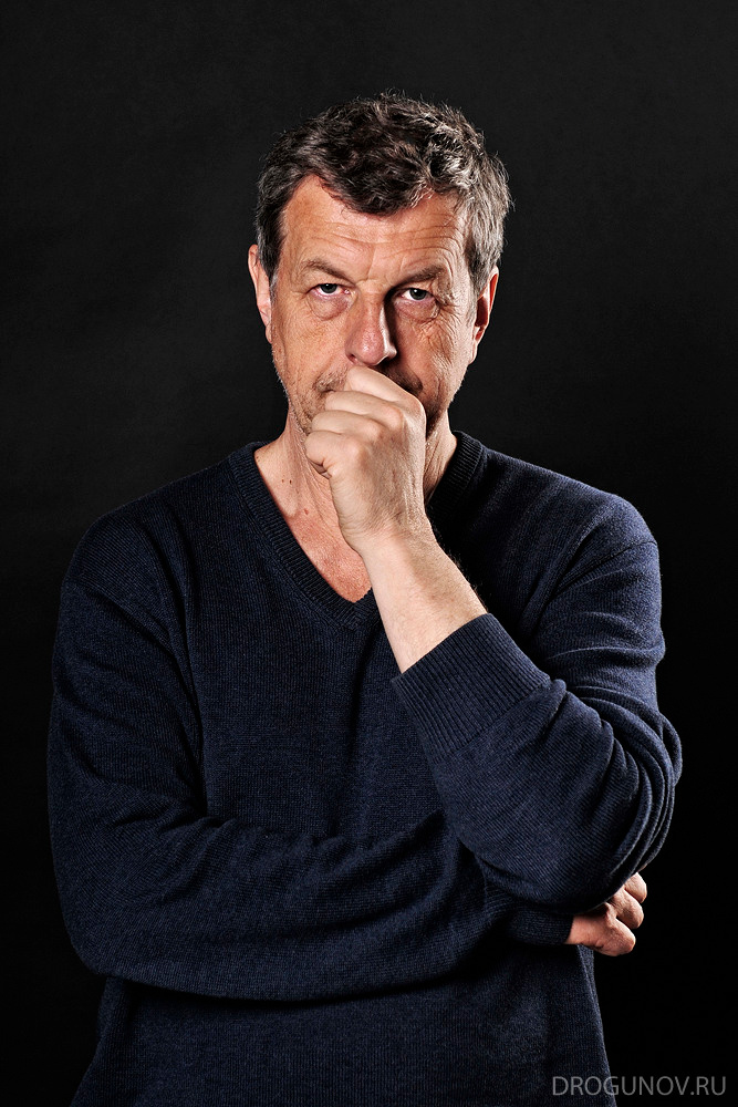 Съёмка портретов. Съёмка людей в студии. Предметная фотосъемка для маркетплейсов в Москве. Предметный фотограф Дмитрий Дрогунов