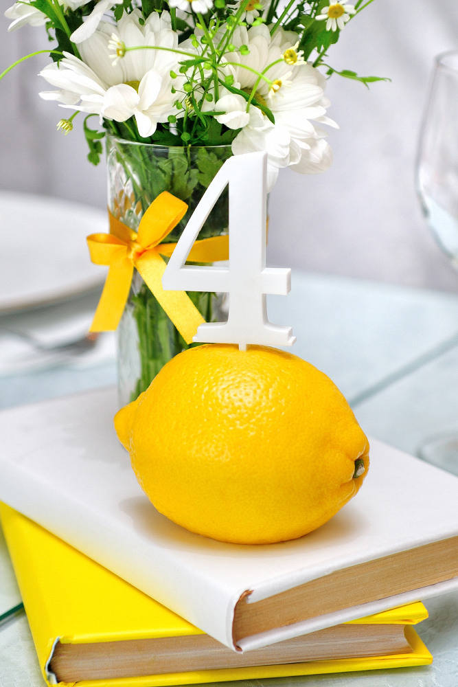 Лимон с цифрой 4