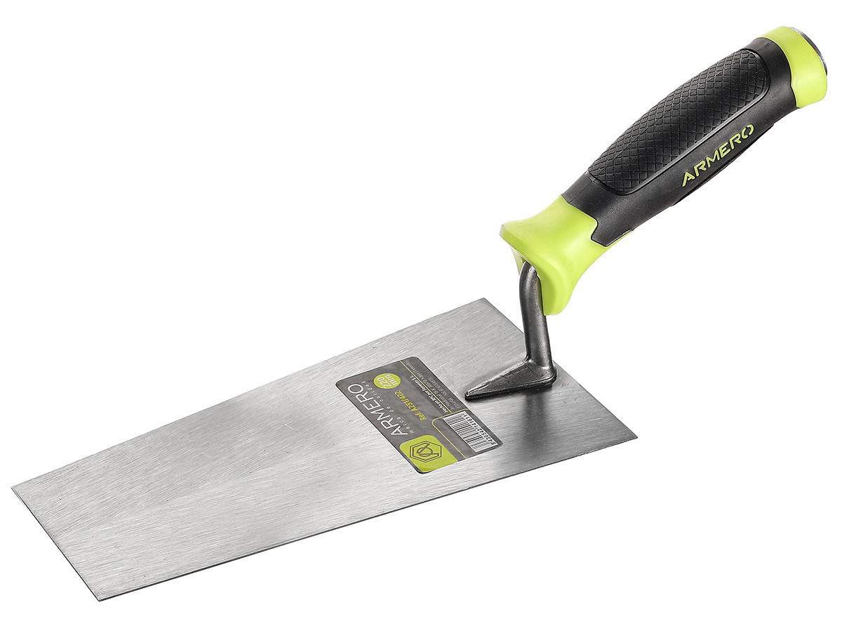 металлический шпатель с чёрно-зеленой ручкой на белом фоне