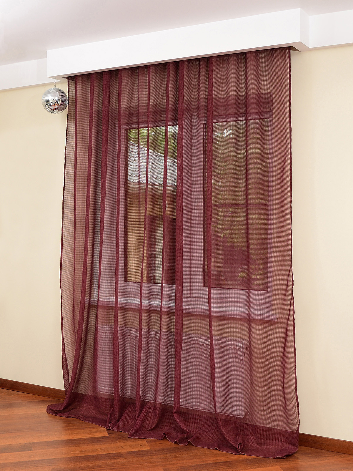 Прозрачная бордовая тюль