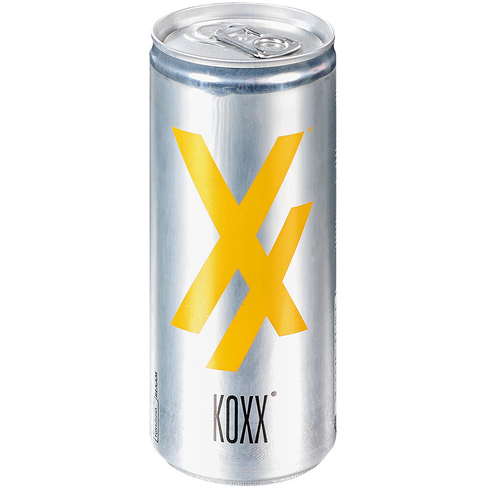 Напиток на белом фоне в жестяной банке.