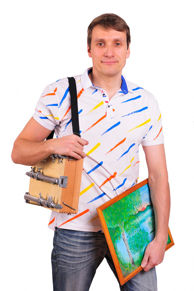 Художник с картиной и мольбертом