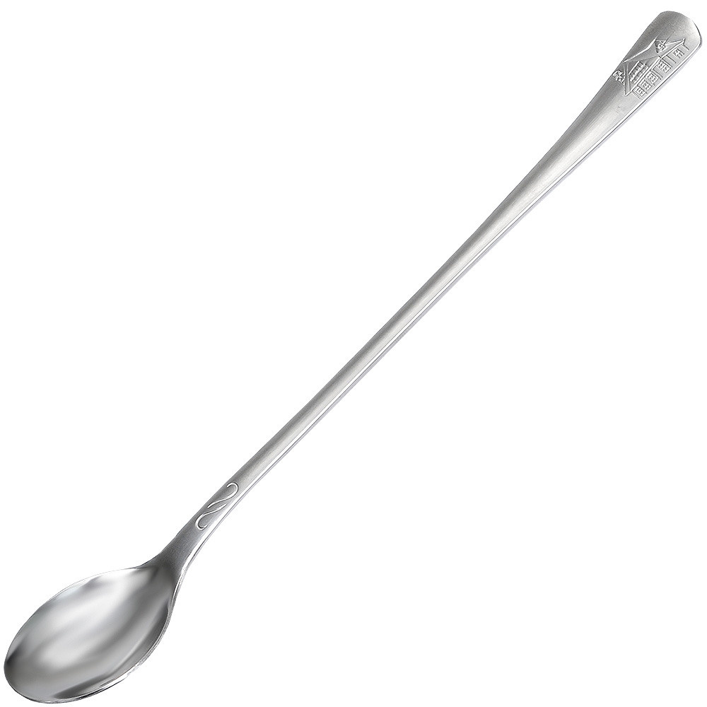 Серебряная ложка на белом фоне.