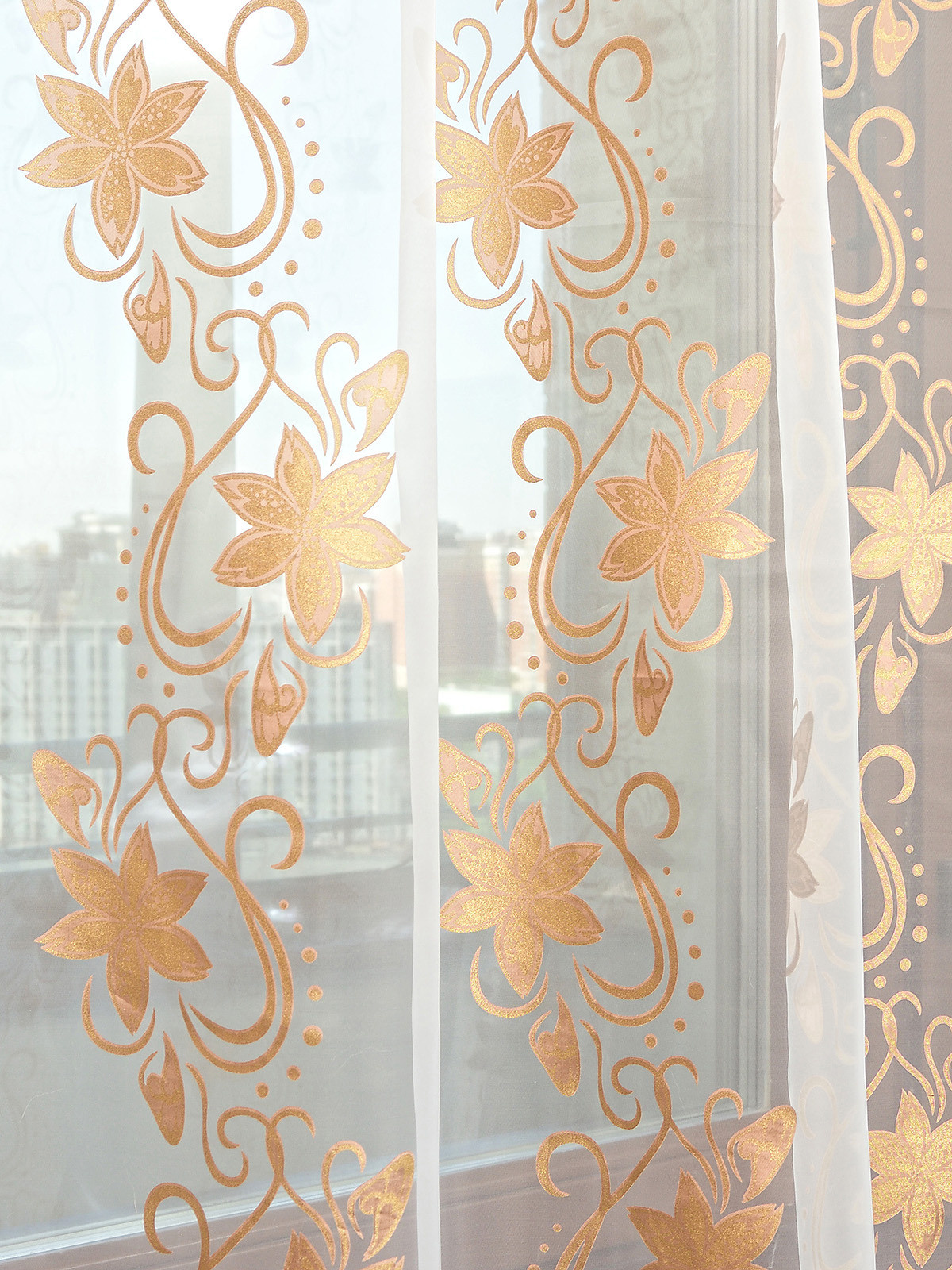 Белая тюль с рисунком