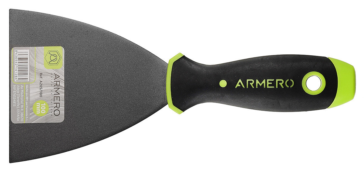 чёрный шпатель на белом фоне