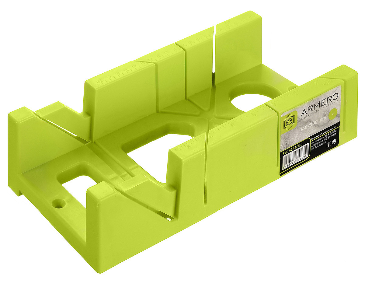 зеленое стусло на белом фоне