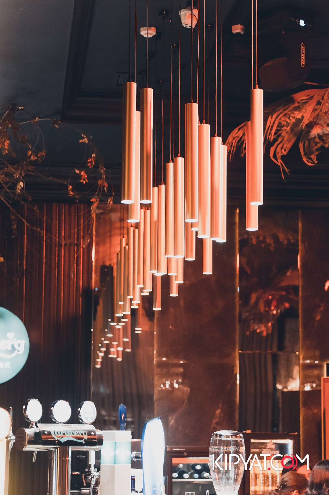 БАР ПАНАЕХАЛИ НА ДОСТЫК. КИПЯТКОМ АЛМАТЫ!