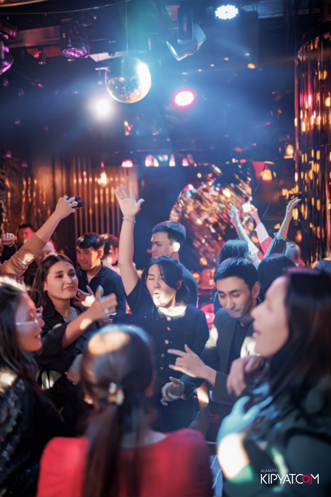 MOOD KARAOKE & TERRACE. КИПЯТКОМ АЛМАТЫ!