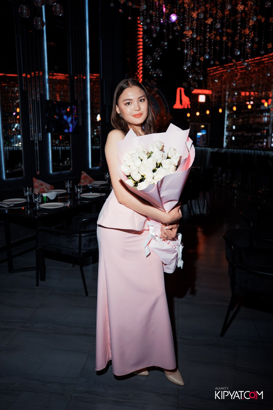 FRIENDS BAR & TERRACE. КИПЯТКОМ АЛМАТЫ!