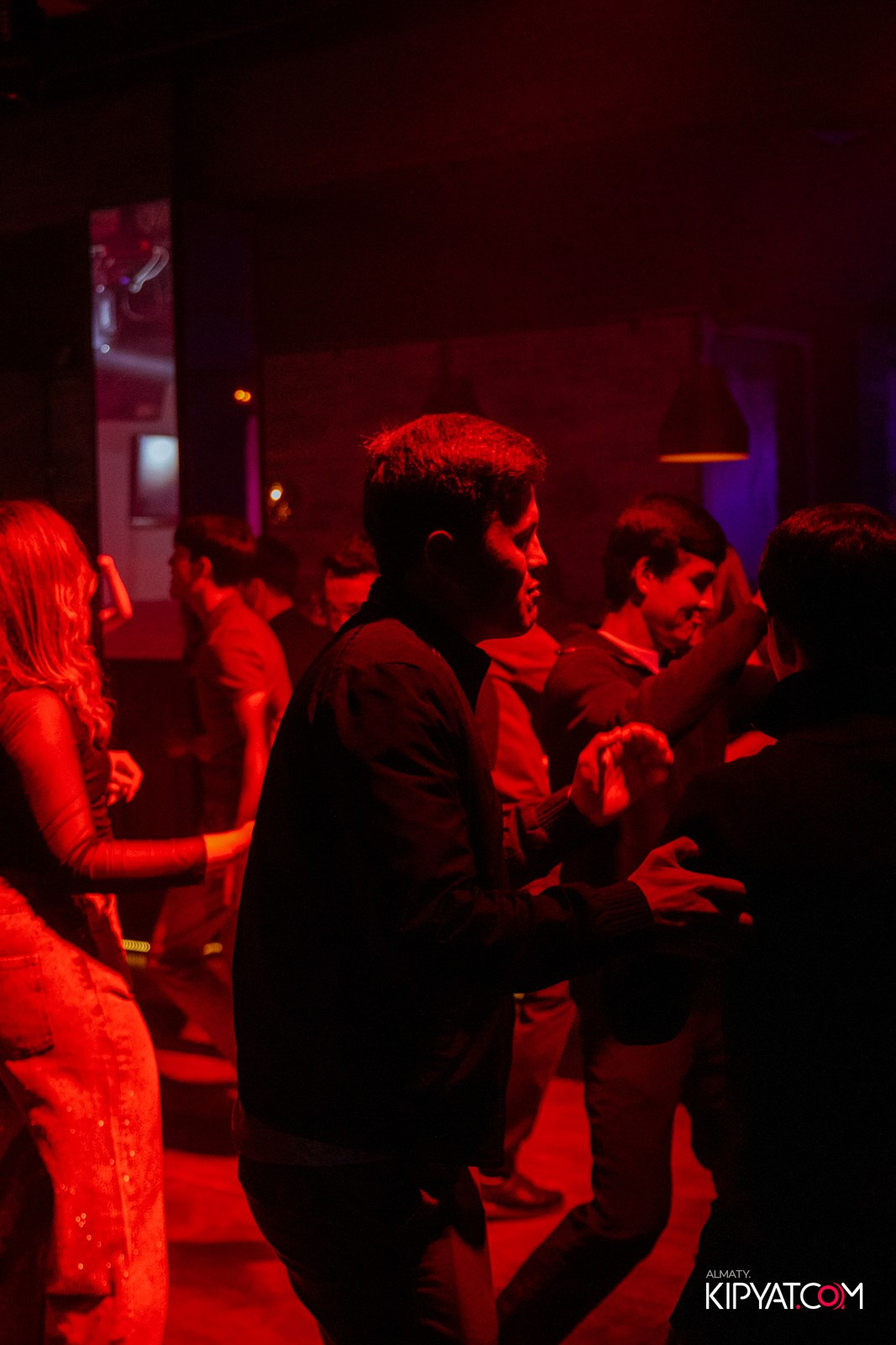 ARAGOSTA ДИСКО-БАР. КИПЯТКОМ АЛМАТЫ!