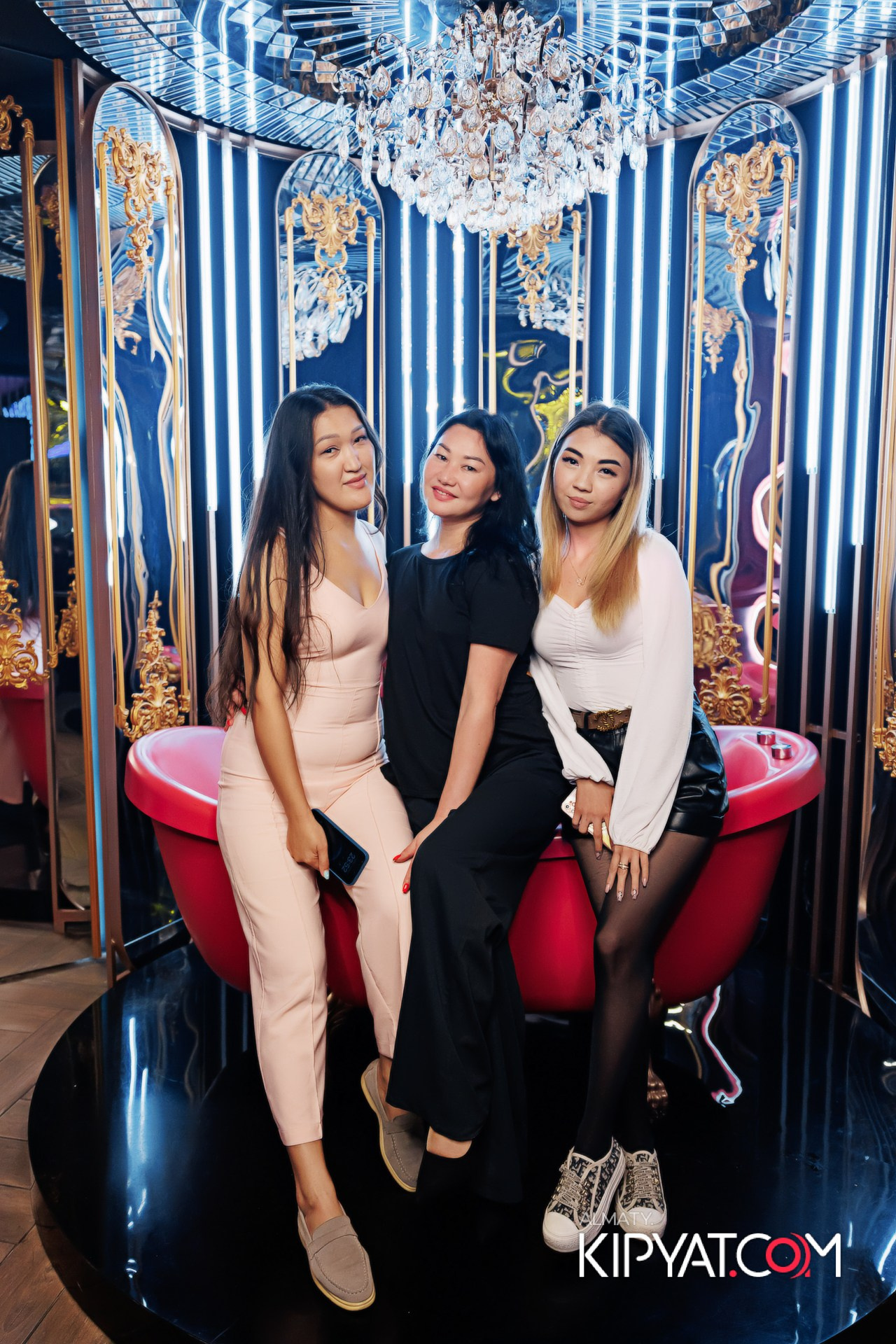 Зая, на бис. КИПЯТКОМ АЛМАТЫ!