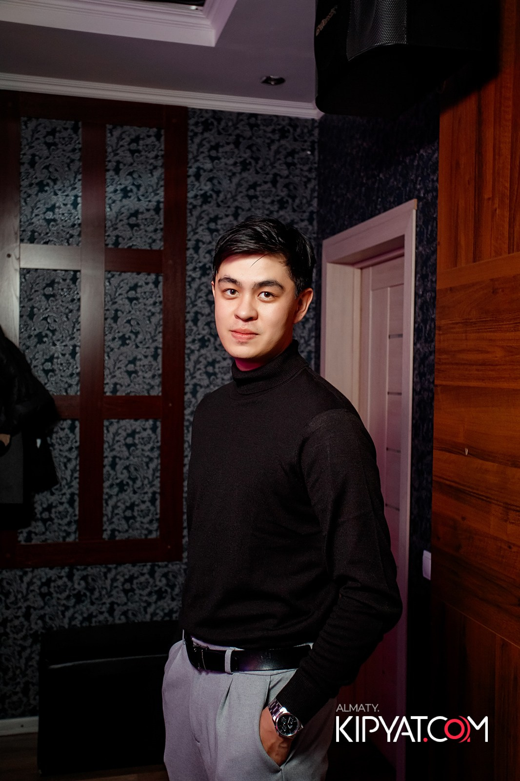 КАРАОКЕ-БАР РОЯЛЬ НА НУРМАКОВА. КИПЯТКОМ АЛМАТЫ!