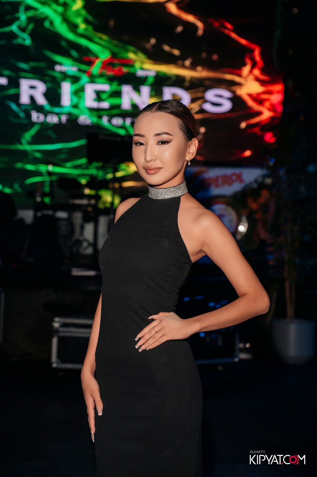 FRIENDS BAR & TERRACE. КИПЯТКОМ АЛМАТЫ!