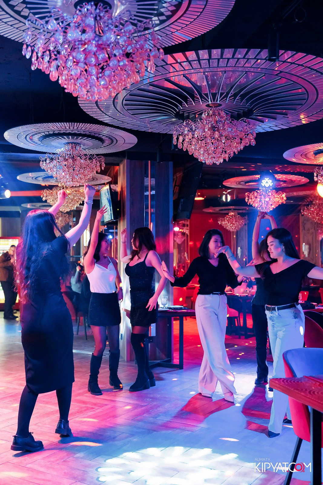 ЗАЯ, НА БИС. КИПЯТКОМ АЛМАТЫ! Фотосъемка мероприятий в Алматы