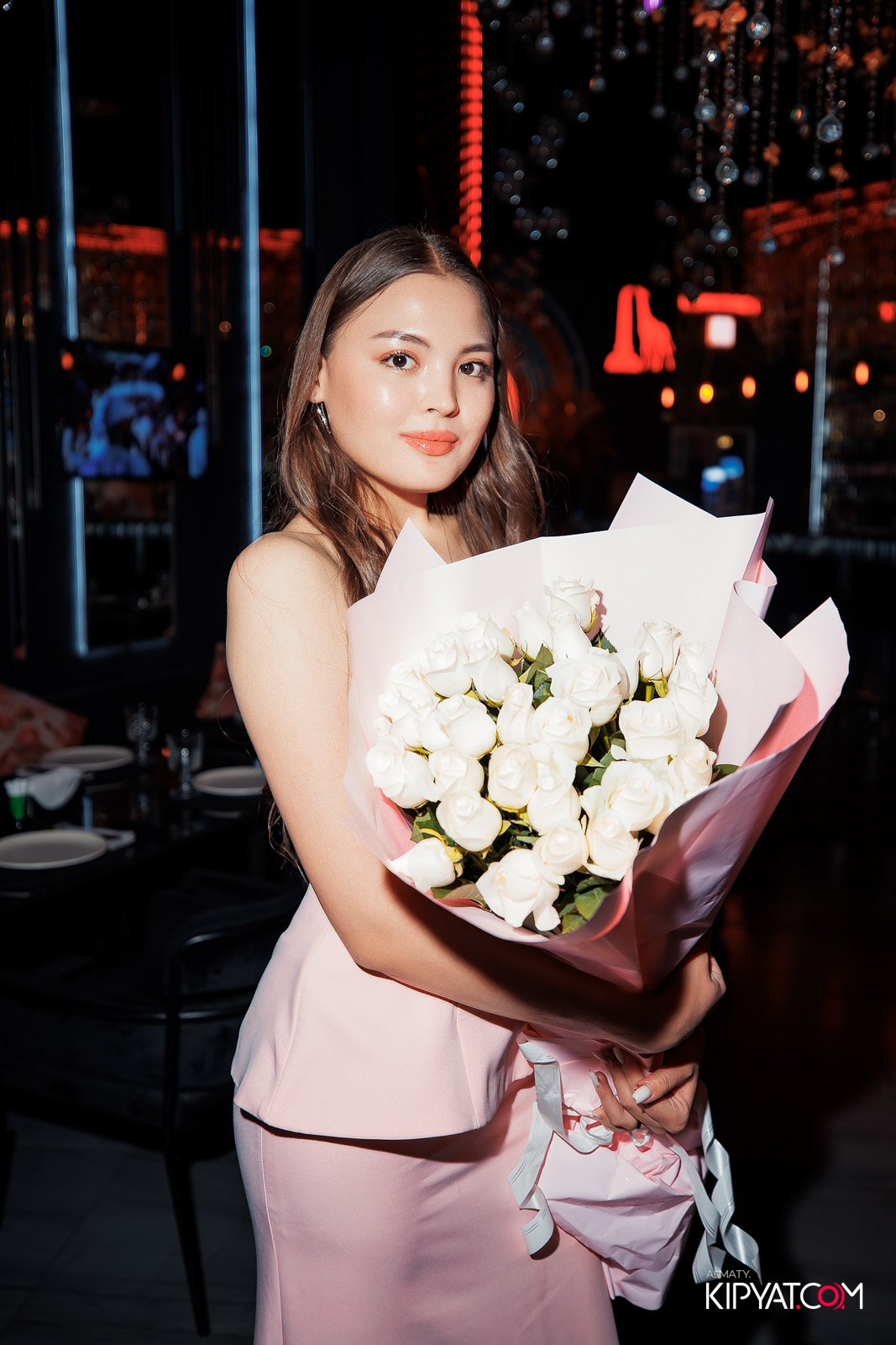 FRIENDS BAR & TERRACE. КИПЯТКОМ АЛМАТЫ!