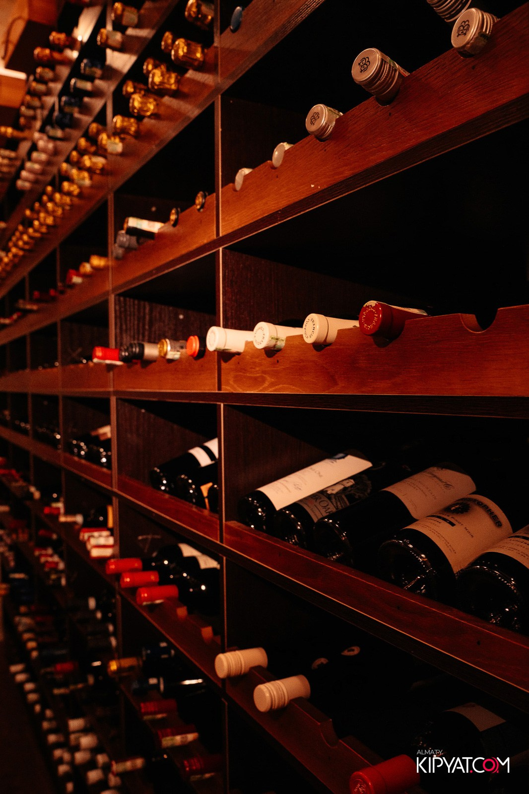 LAUREATE GRAND CAFÉ. КИПЯТКОМ АЛМАТЫ!