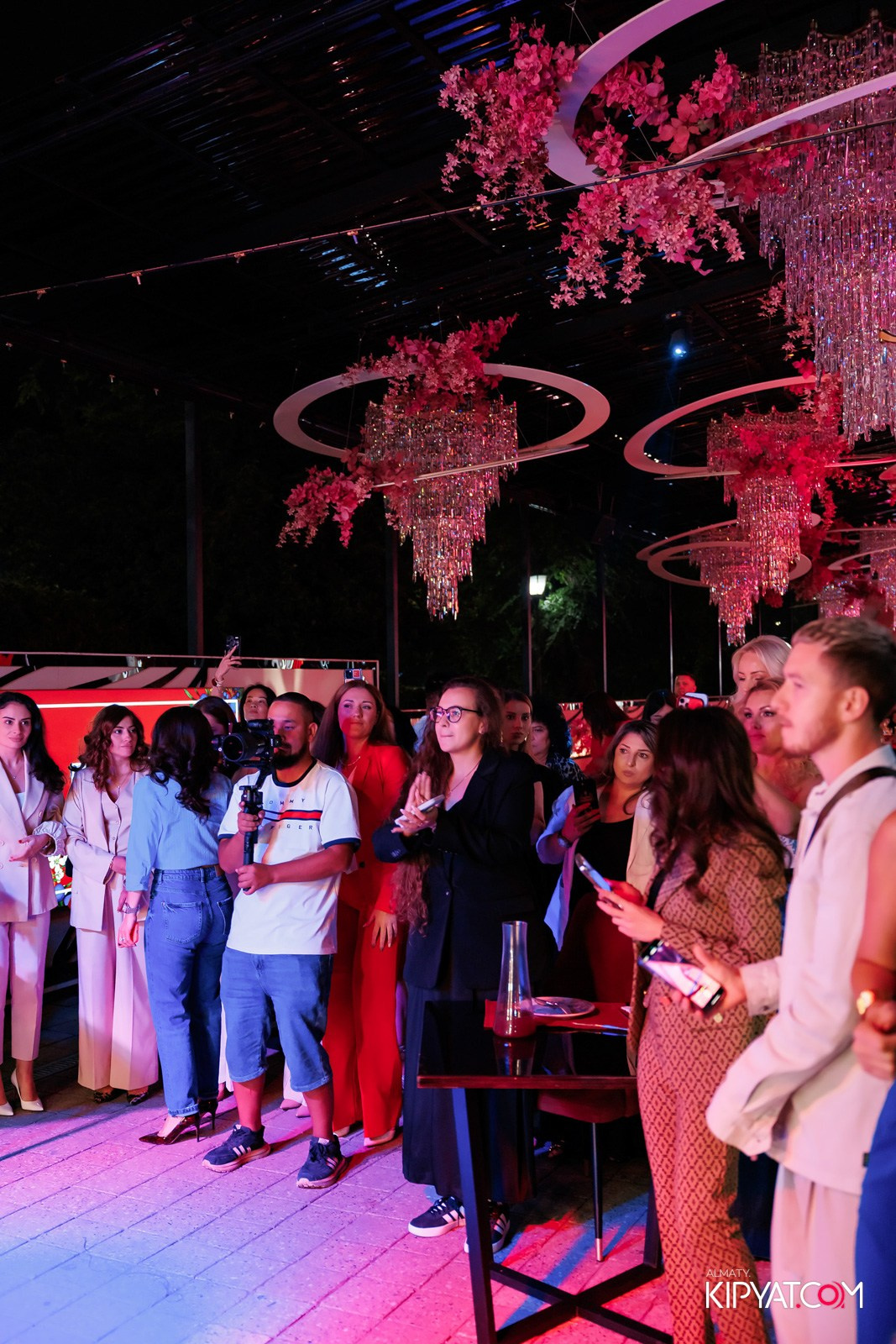 НОДАР РЕВИЯ В «ЗАЯ, НА БИС». КИПЯТКОМ АЛМАТЫ!