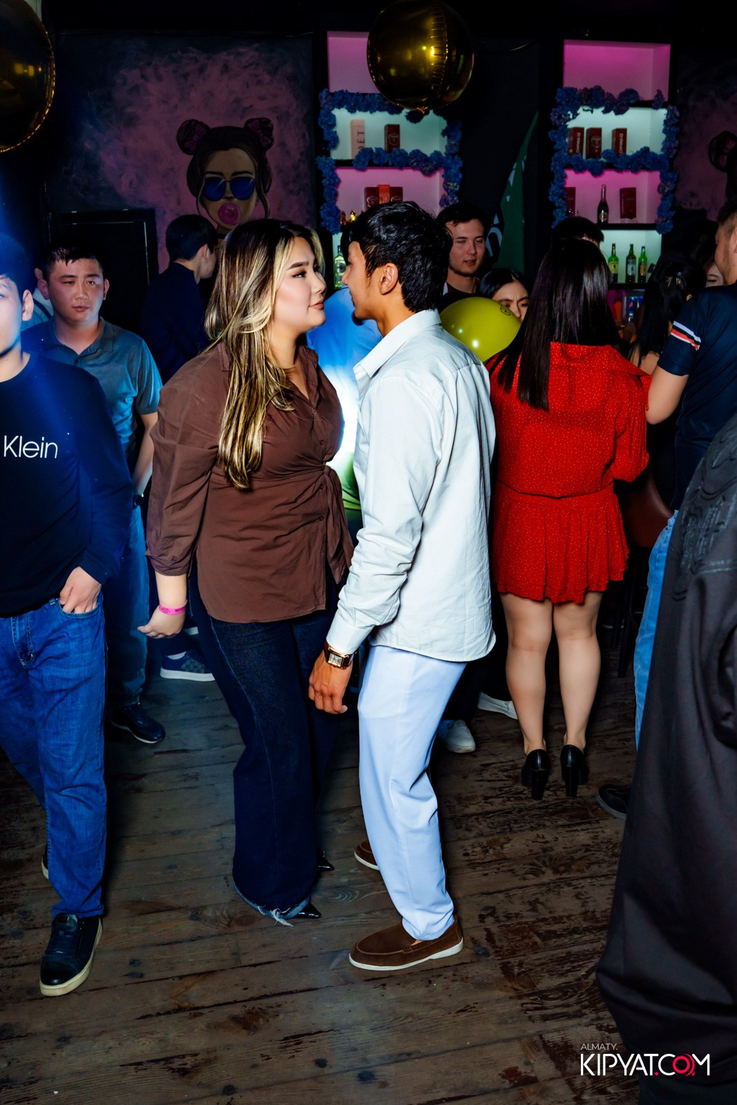 UYAT EMES BAR. КИПЯТКОМ АЛМАТЫ!