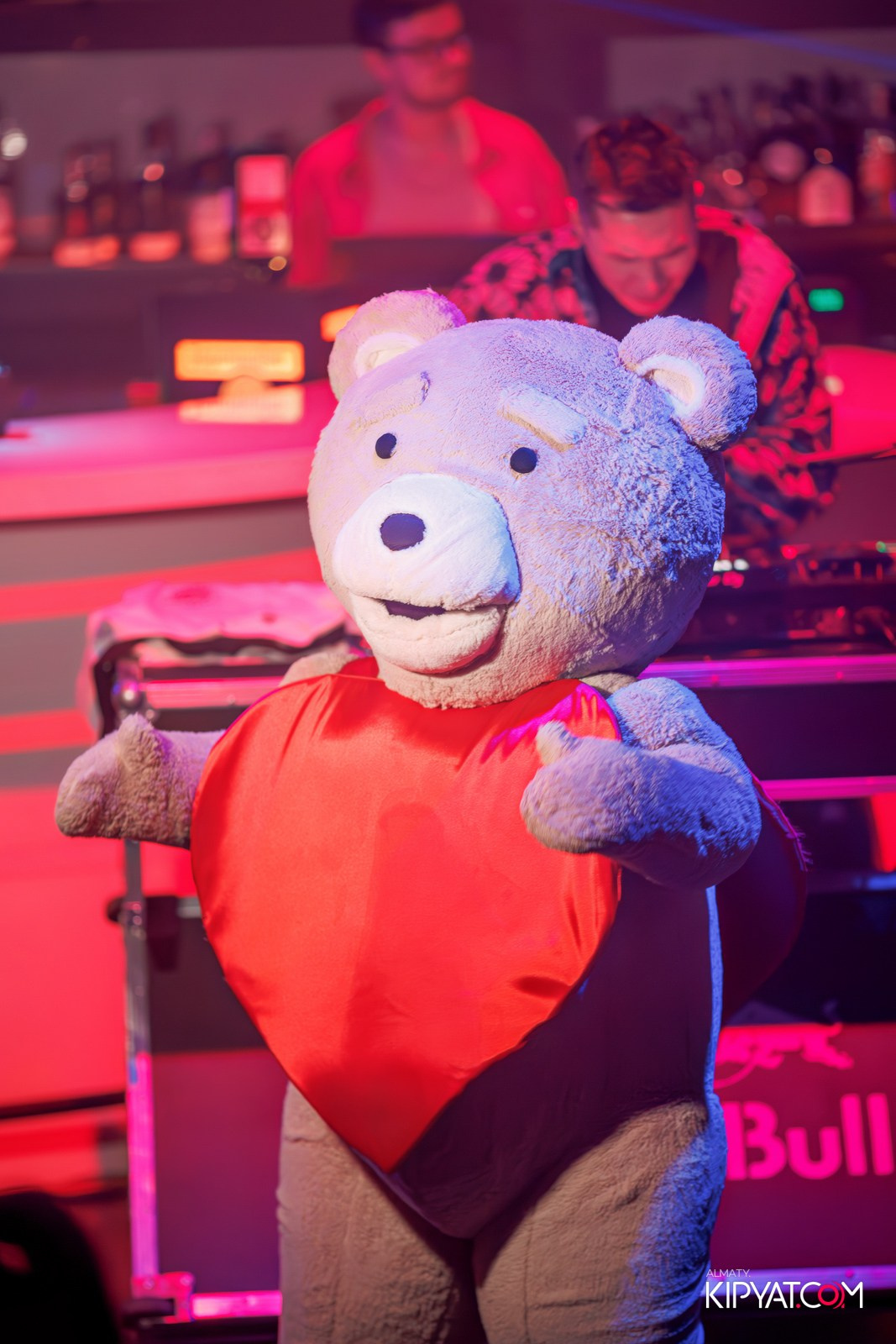 SANTA RAVE В НОЧНОМ КЛУБЕ SANTA BARBARA. КИПЯТКОМ АЛМАТЫ!