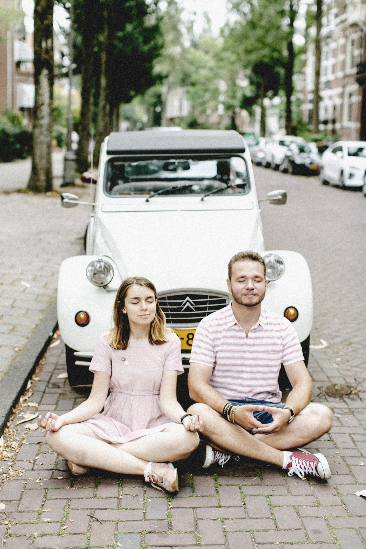 Потому что скоро вернутся в Амстердам. Про любовь