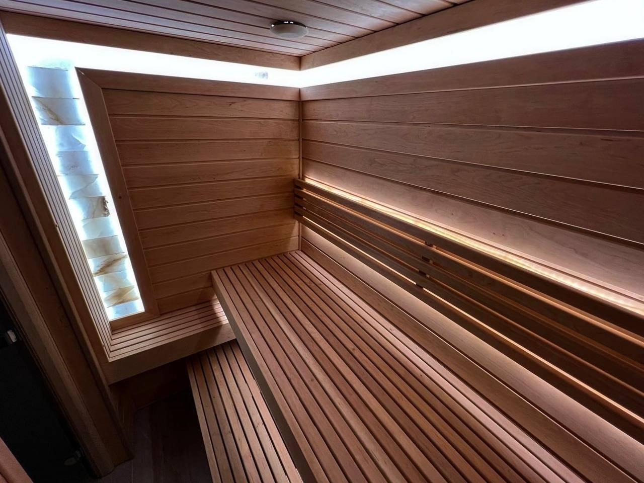 Дизайнерская реечная сауна в Лисьем Носу: уникальная концепция, материалы и оборудование — единственная в своем роде. SaunaTopMasters