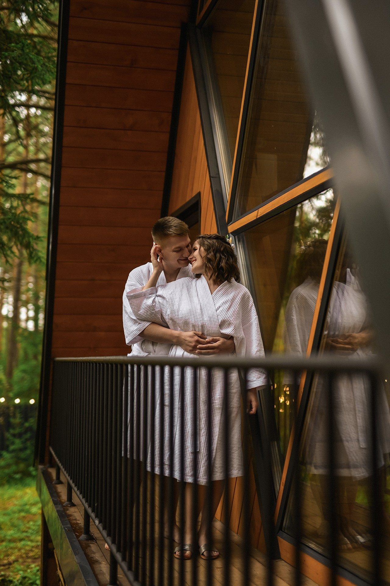 🌿 Влад и Влада — романтичная свадьба в лесу и на яхте | Камерная церемония в Красноярске. 📸 Свадебный и семейный фотограф в Красноярске Тихомиров Евгений | 17 лет опыта | 800+ свадеб