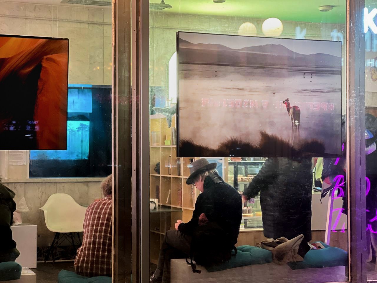 УРАВНЕНИЕ С НЕИЗВЕСТНЫМИ Фотовыставка Надежды Найденовой в КЦ ЗИЛ. Reportage, architectural, fine art photographer Lena Melnikova in Moscow