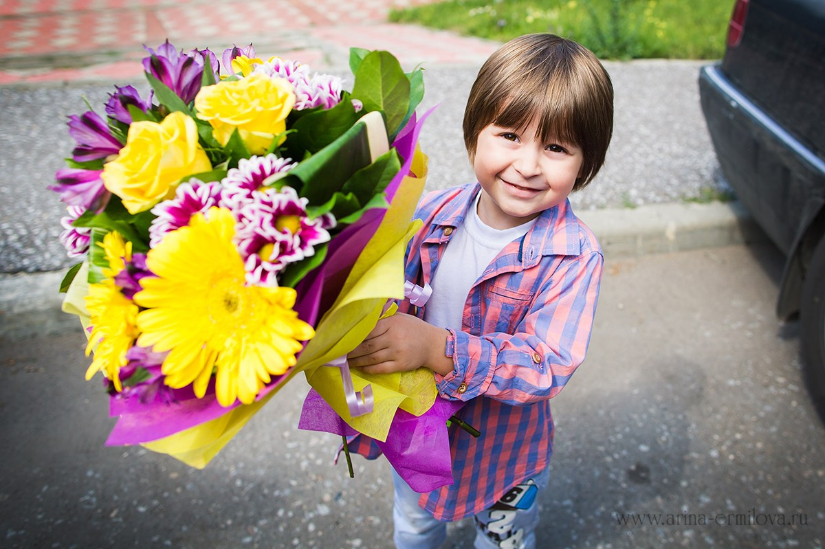 Выписка из роддома. Репортажный, семейный и детский фотограф в Пензе и Заречном Арина Ермилова. Картины барельеф на заказ