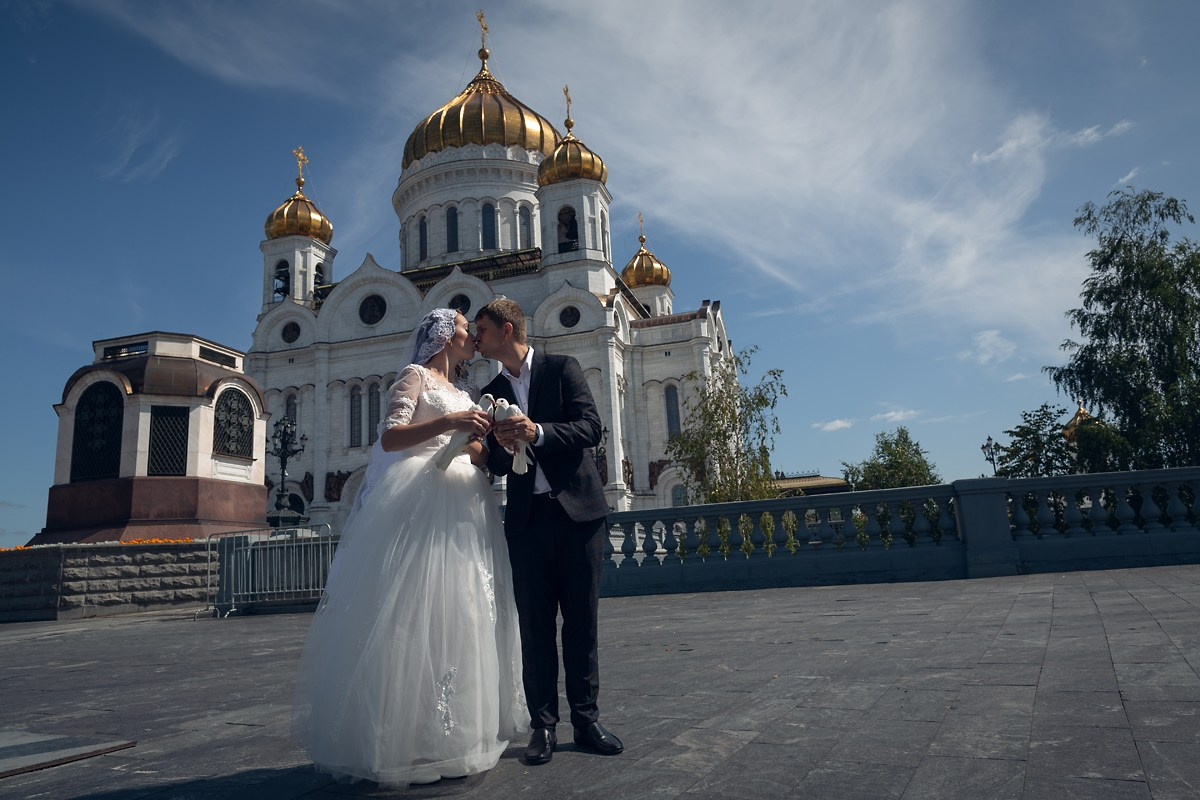Венчание в главном Храме. Свадебный и репортажный фотограф в Москве и Московской области