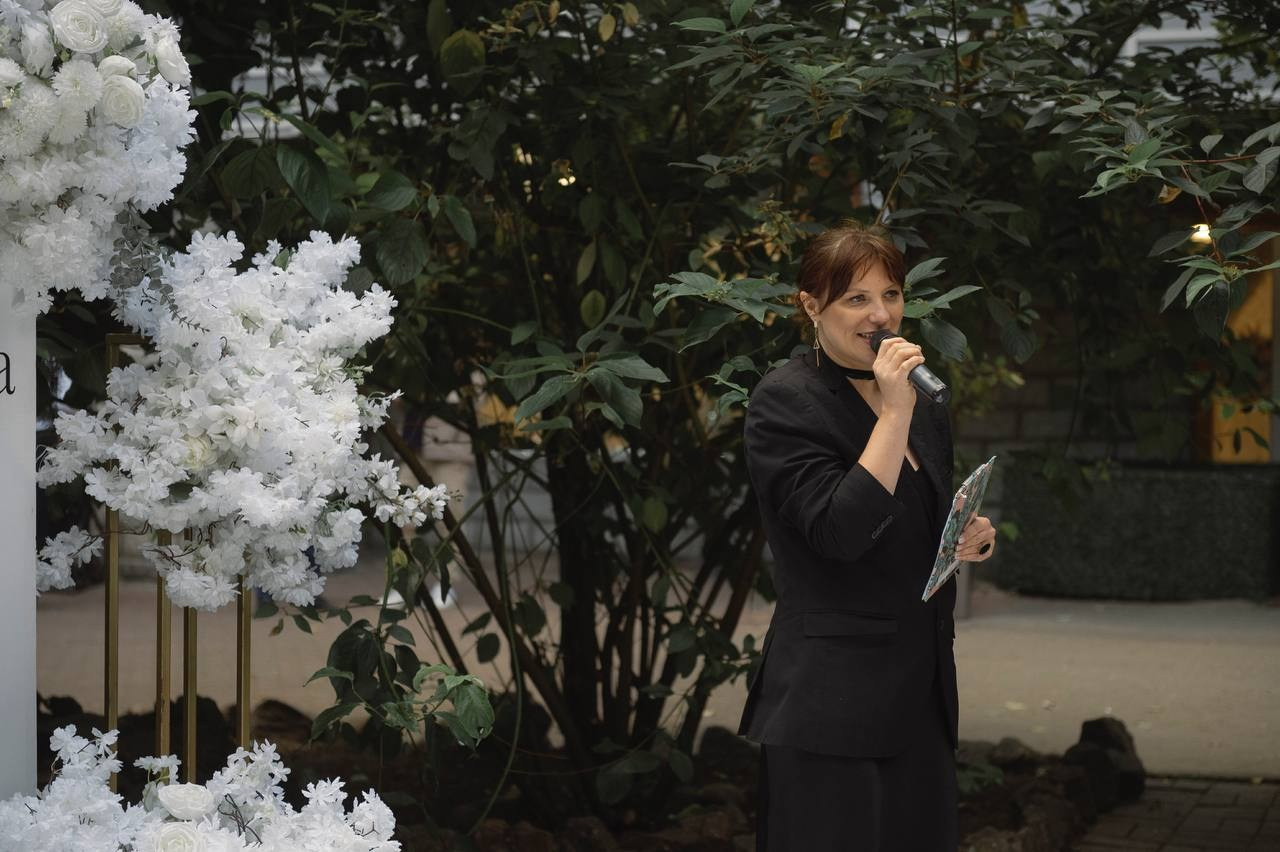 Как должен выглядеть ведущий на мероприятии. Ведущая СПБ Надежда Кожина