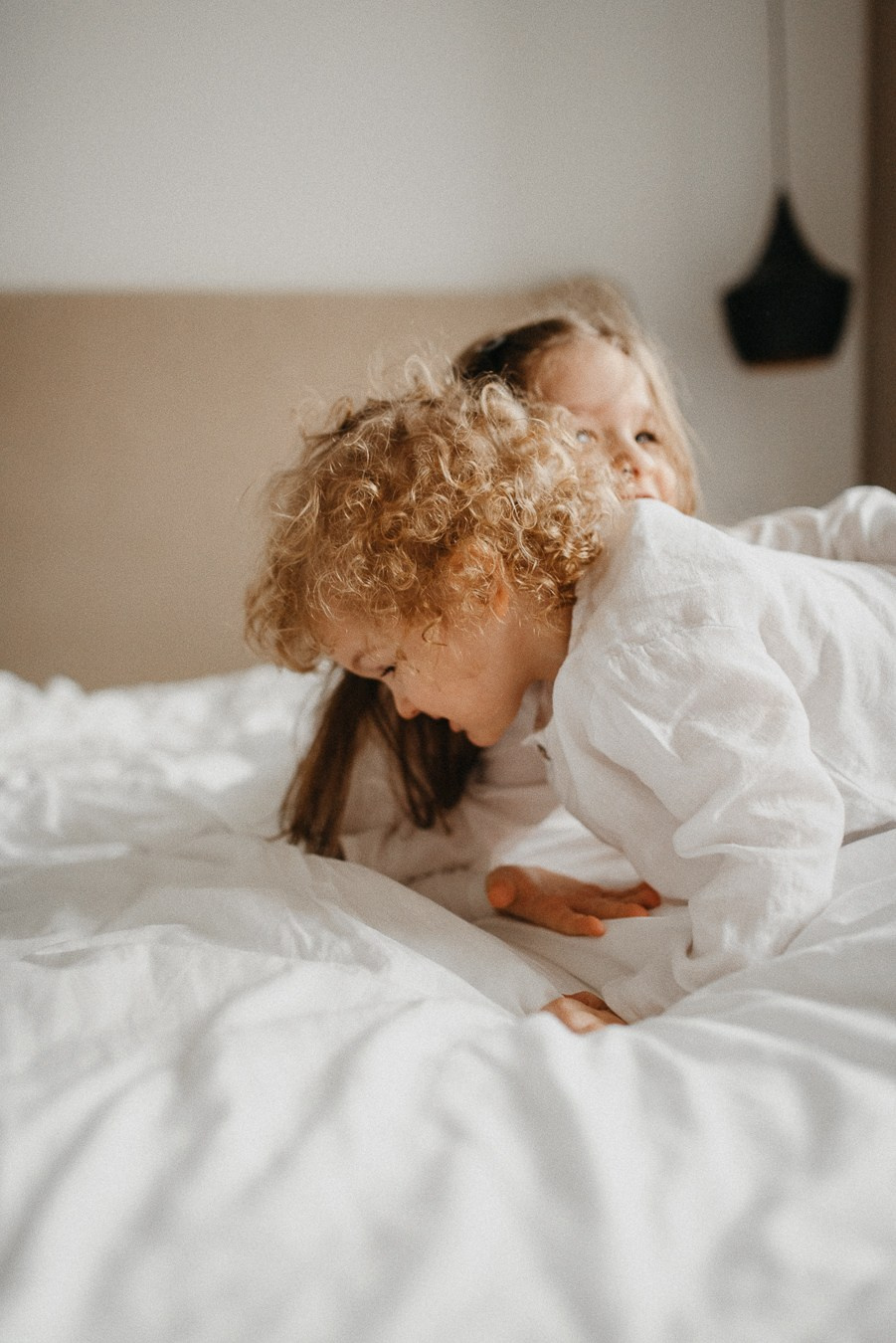 Костя, Яна, Кристина, Леон | дома