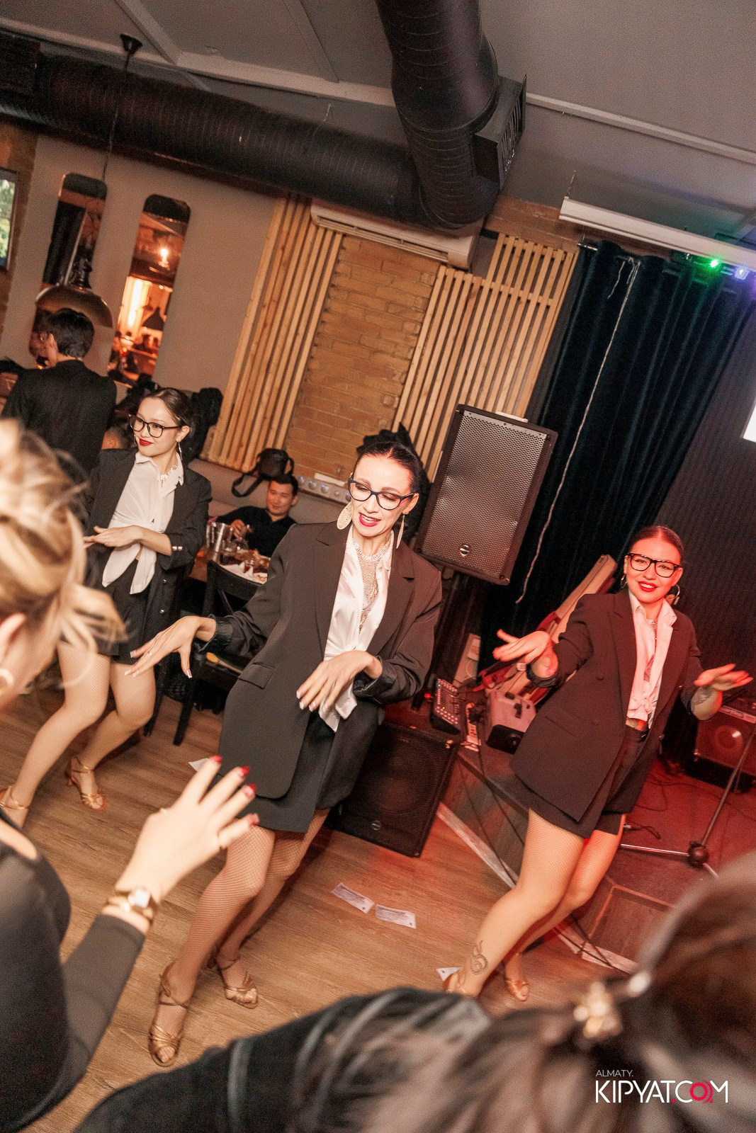 ПИНТА НА АУЭЗОВА. КИПЯТКОМ АЛМАТЫ!