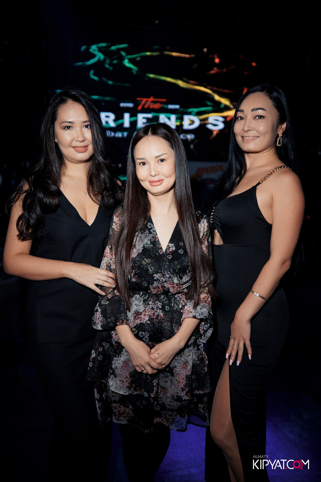 FRIENDS BAR & TERRACE. КИПЯТКОМ АЛМАТЫ! Фотосъемка мероприятий в Алматы