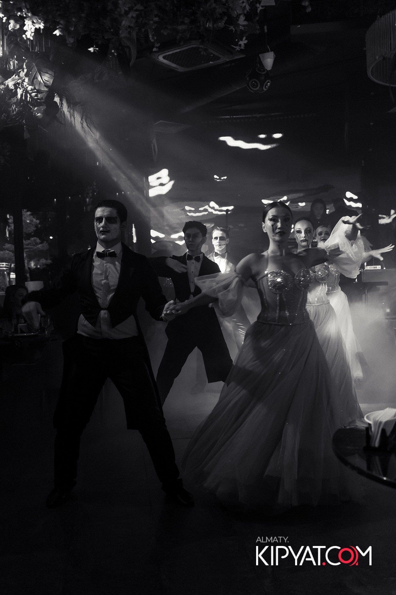 FRIENDS BAR & TERRACE. КИПЯТКОМ АЛМАТЫ! Фотосъемка мероприятий в Алматы