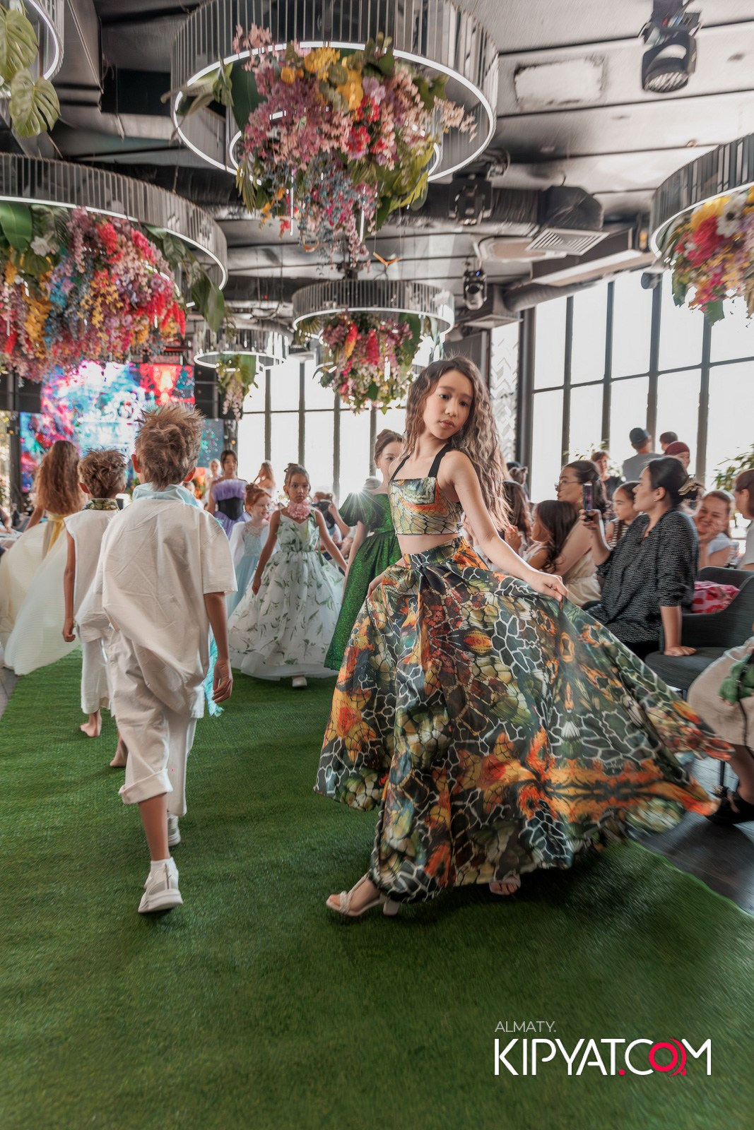 PROM KIDS FASHION SHOW. КИПЯТКОМ АЛМАТЫ!