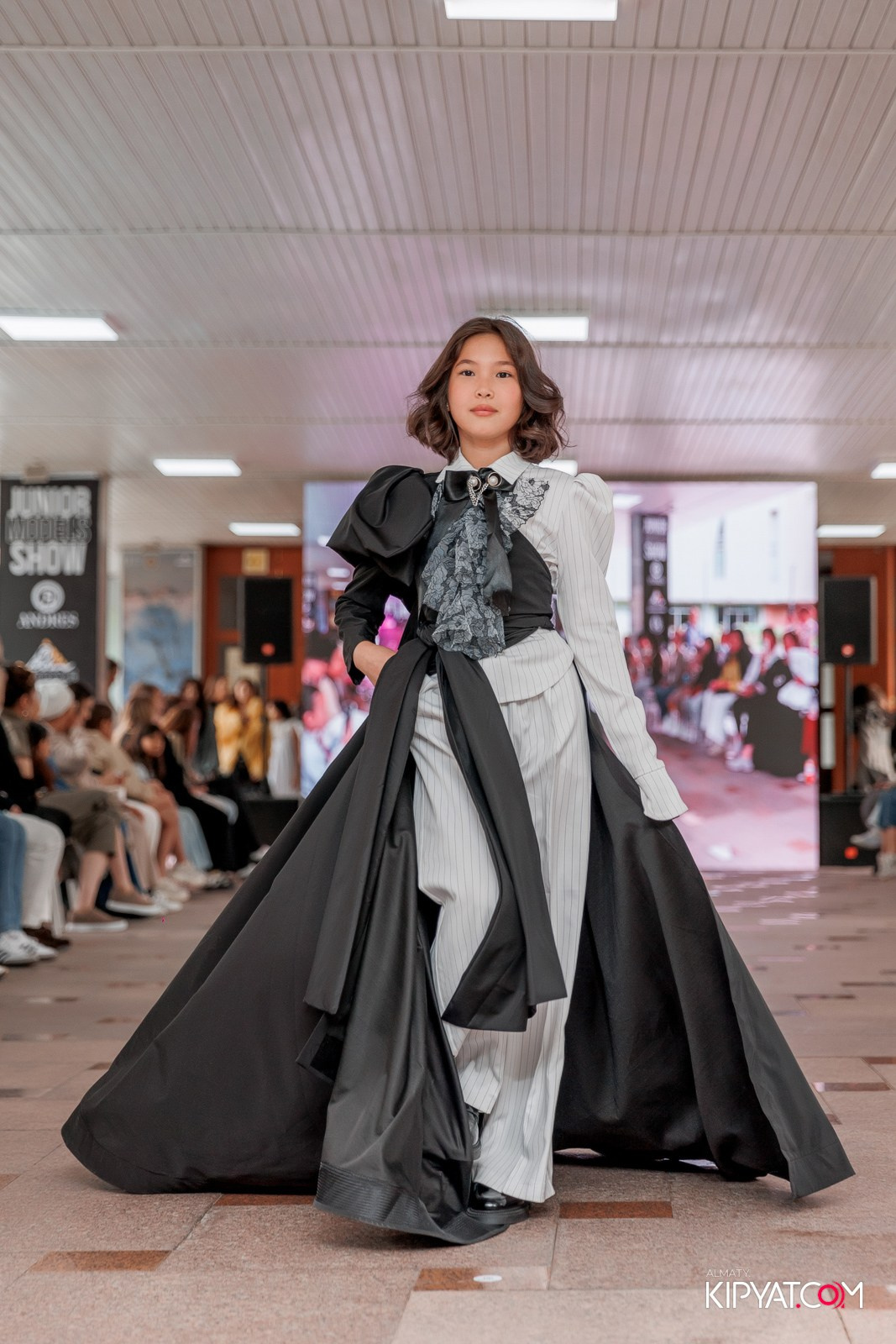 JUNIOR FASHION SHOW. КИПЯТКОМ АЛМАТЫ!